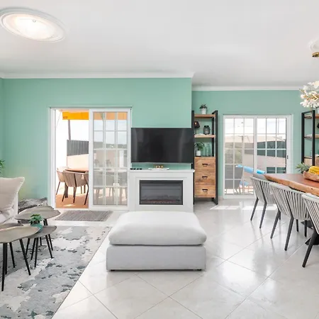 Beautiful Townhouse In Downtown Dom wakacyjny
