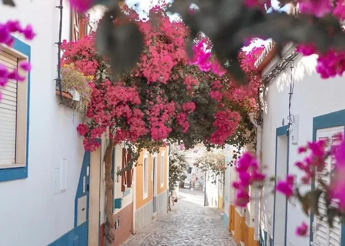 Beautiful Townhouse In Downtown * Ferragudo