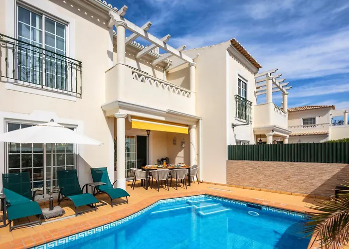 Beautiful Townhouse In Downtown Nyaraló