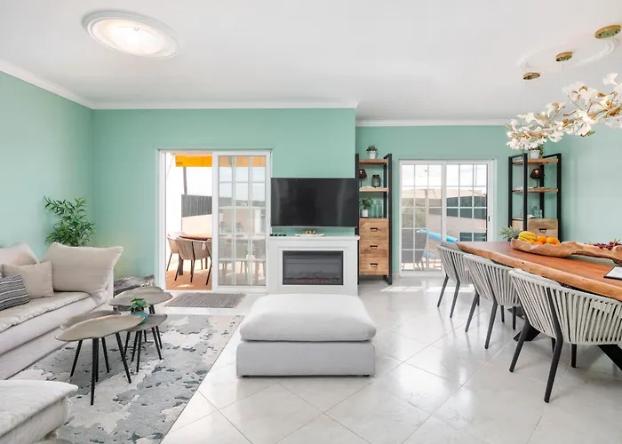 Beautiful Townhouse In Downtown Nyaraló